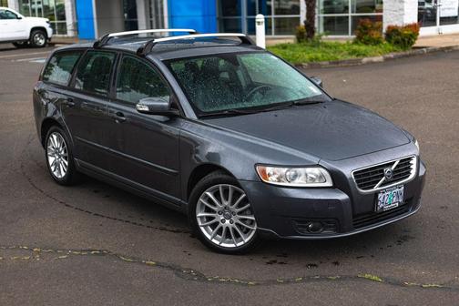 Brilliant Blue Metallic 2009 Volvo V50 2.4i