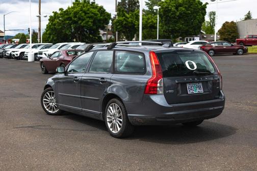 Brilliant Blue Metallic 2009 Volvo V50 2.4i