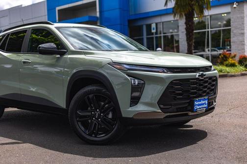 Cacti Green 2026 Chevrolet Trax FWD ACTIV