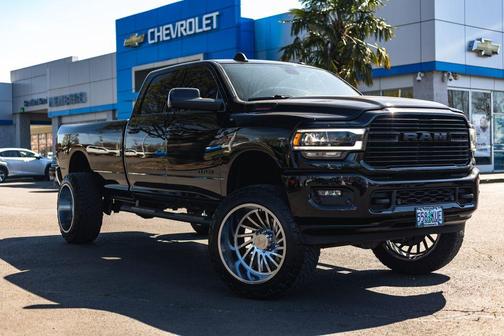 Diamond Black Crystal Pearlcoat 2020 RAM 2500 Big Horn Crew Cab 4x4 8' Box