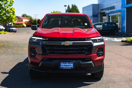 Radiant Red Tintcoat 2026 Chevrolet Colorado LT