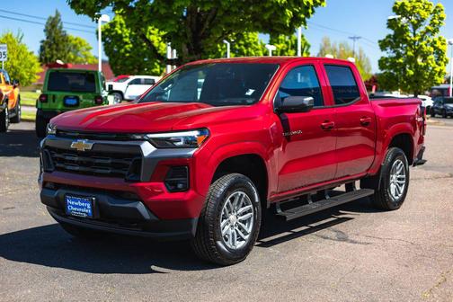 Radiant Red Tintcoat 2026 Chevrolet Colorado LT