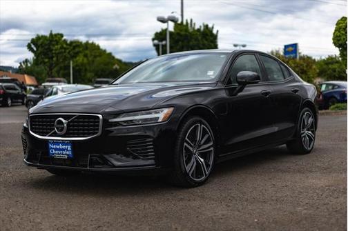 2020 Volvo S60 Hybrid T8 R-Design
