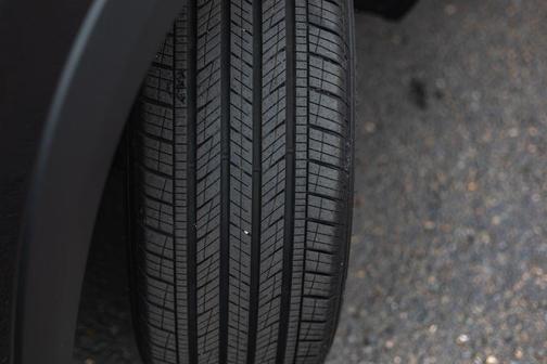 Mosaic Black Metallic 2026 Chevrolet Trax FWD ACTIV