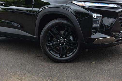Mosaic Black Metallic 2026 Chevrolet Trax FWD ACTIV