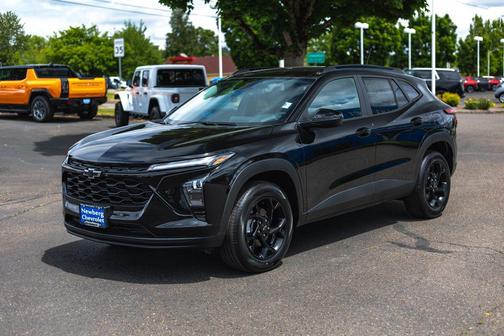 Mosaic Black Metallic 2026 Chevrolet Trax LT