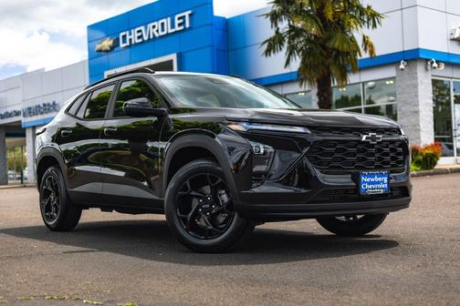 Mosaic Black Metallic 2026 Chevrolet Trax LT