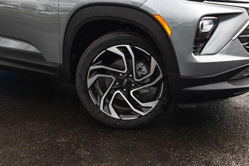 Sterling Gray Metallic 2026 Chevrolet Trailblazer RS