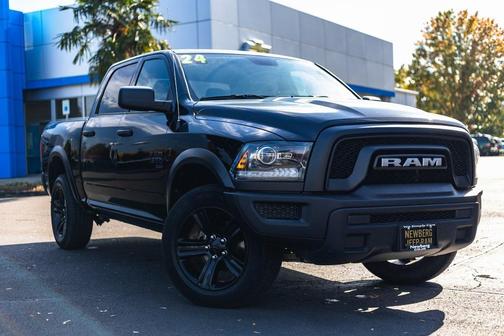 2024 RAM 1500 Classic Warlock Crew Cab 4x4 5'7' Box