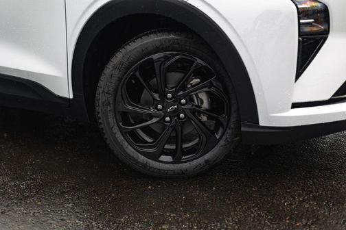 Summit White 2027 Chevrolet Bolt RS