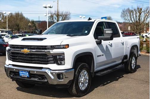 2025 Chevrolet Silverado 3500 LT
