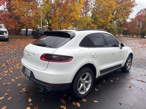 2017 Porsche Macan Base