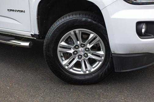 Summit White 2019 GMC Canyon SLE