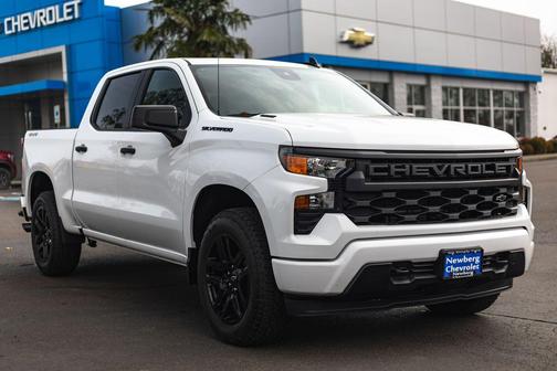 2025 Chevrolet Silverado 1500 Custom