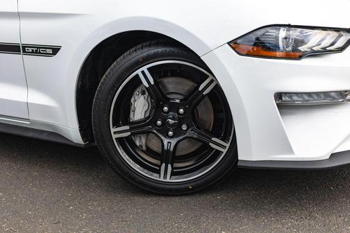 Oxford White 2019 Ford Mustang GT