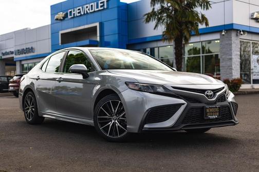 Celestial Silver Metallic 2024 Toyota Camry SE