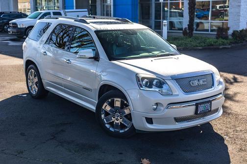 White Diamond Tricoat 2011 GMC Acadia Denali