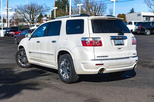 White Diamond Tricoat 2011 GMC Acadia Denali