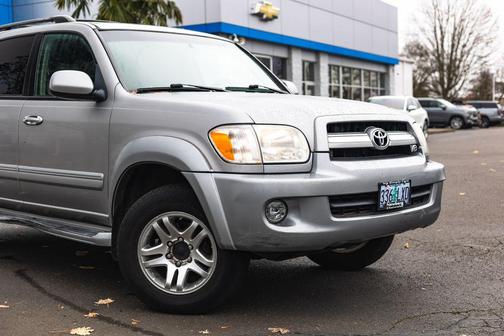 2005 Toyota Sequoia SR5