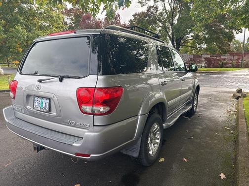 2005 Toyota Sequoia SR5