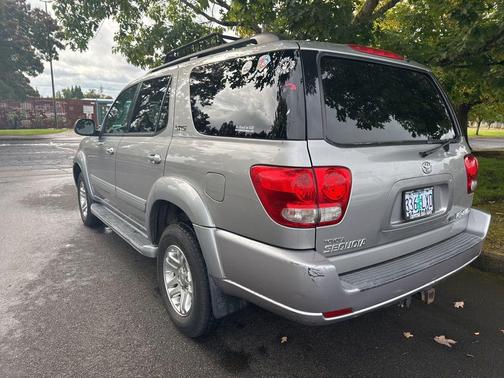 2005 Toyota Sequoia SR5