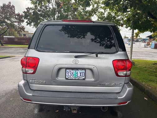 2005 Toyota Sequoia SR5