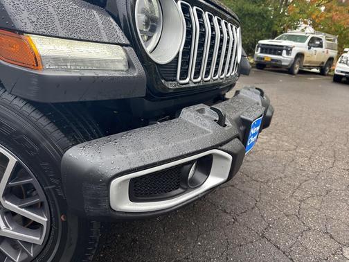 2024 Jeep Wrangler 4-Door Sahara 4x4