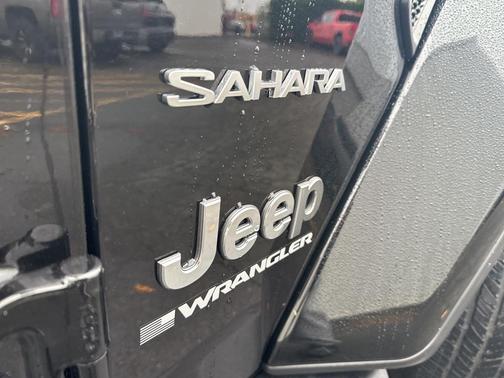 2024 Jeep Wrangler 4-Door Sahara 4x4