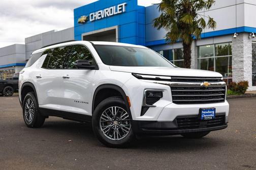 White 2025 Chevrolet Traverse LT