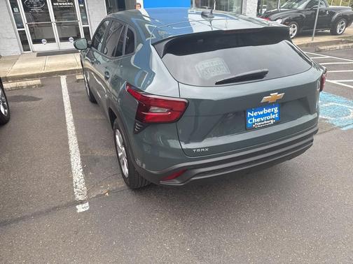 2025 Chevrolet Trax LS