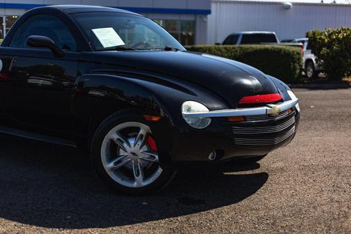 2004 Chevrolet SSR Base
