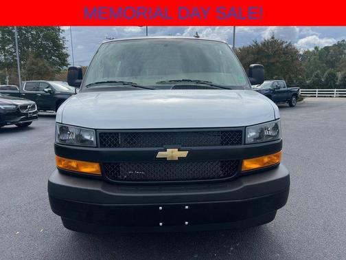 Summit White 2025 Chevrolet Express 2500 Work Van
