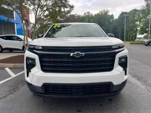 Summit White 2024 Chevrolet Traverse LT