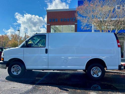 2022 Chevrolet Express 2500 RWD 2500 Regular Wheelbase WT