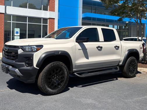 White Sands 2026 Chevrolet Colorado Trail Boss