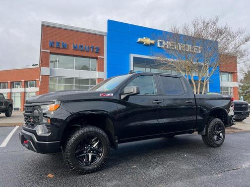 2022 Chevrolet Silverado 1500 Custom Trail Boss
