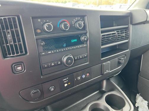 2024 Chevrolet Express 2500 RWD 2500 Regular Wheelbase WT