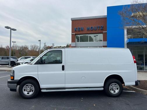 2024 Chevrolet Express 2500 RWD 2500 Regular Wheelbase WT