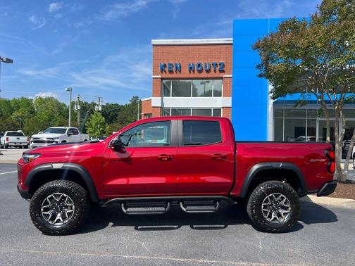 Radiant Red Tintcoat 2026 Chevrolet Colorado ZR2