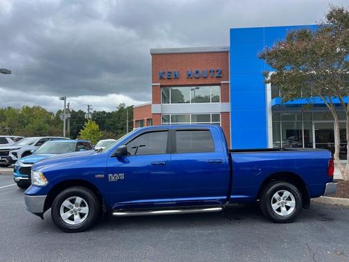 2019 RAM 1500 SLT