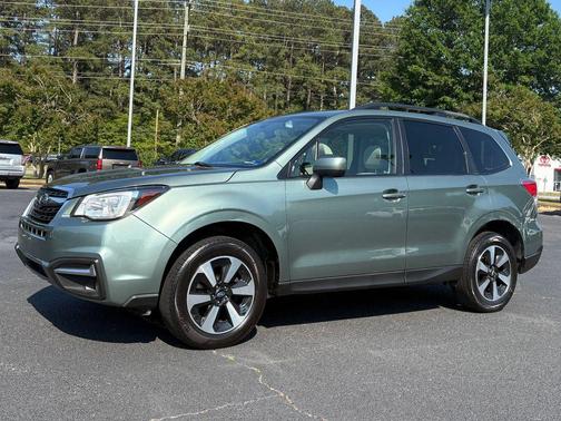 Jasmine Green Metallic 2017 Subaru Forester 2.5i Premium