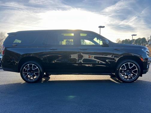 2024 Chevrolet Suburban RST