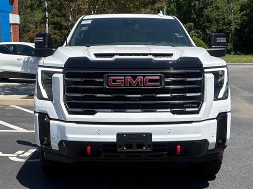 Summit White 2025 GMC Sierra 2500 AT4