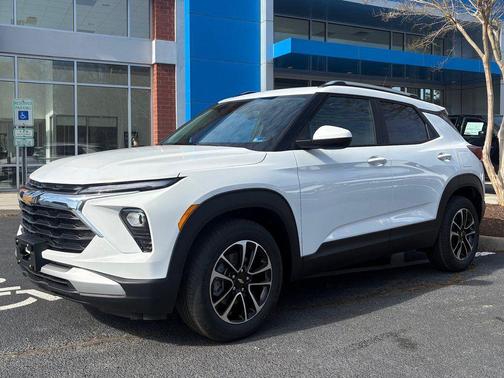 Summit White 2026 Chevrolet Trailblazer LT