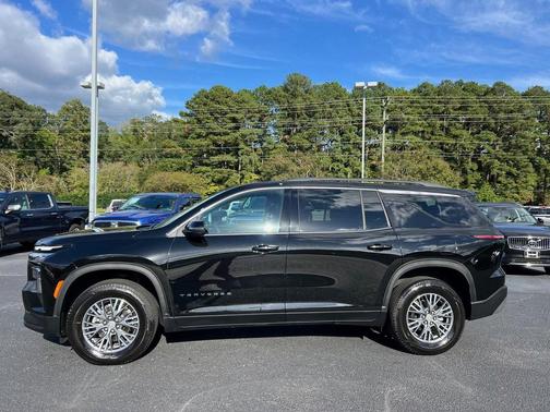 2025 Chevrolet Traverse LT