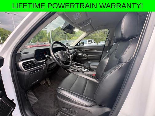 Glacial White Pearl 2024 Kia Telluride S