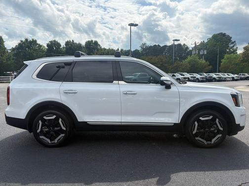 Glacial White Pearl 2024 Kia Telluride S