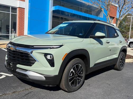 Cacti Green 2026 Chevrolet Trailblazer LT