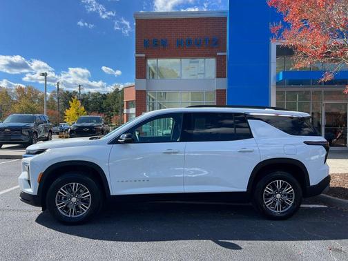 2025 Chevrolet Traverse LT