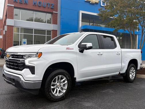 Summit White 2026 Chevrolet Silverado 1500 LT